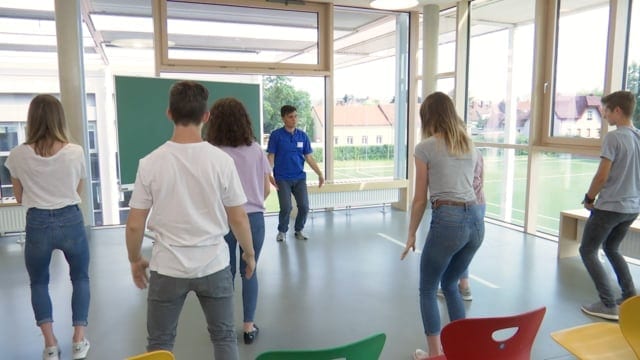 Preview image for the video "Position der Ruhe. Kraft wecken und fliegender Adler". Preview image for the video "Position der Ruhe. Kraft wecken und fliegender Adler".