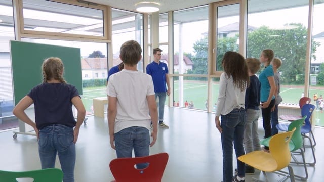 Preview image for the video "Atmen und Bewegen". Preview image for the video "Atmen und Bewegen".