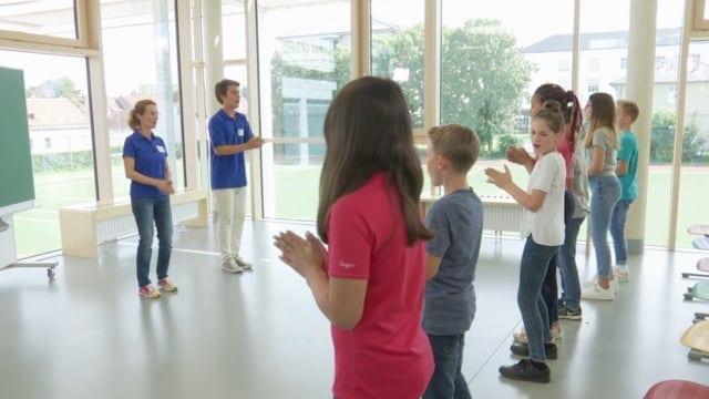 Preview image for the video "Vital4Heart-Tanz. Vi-tal-4-Heart".