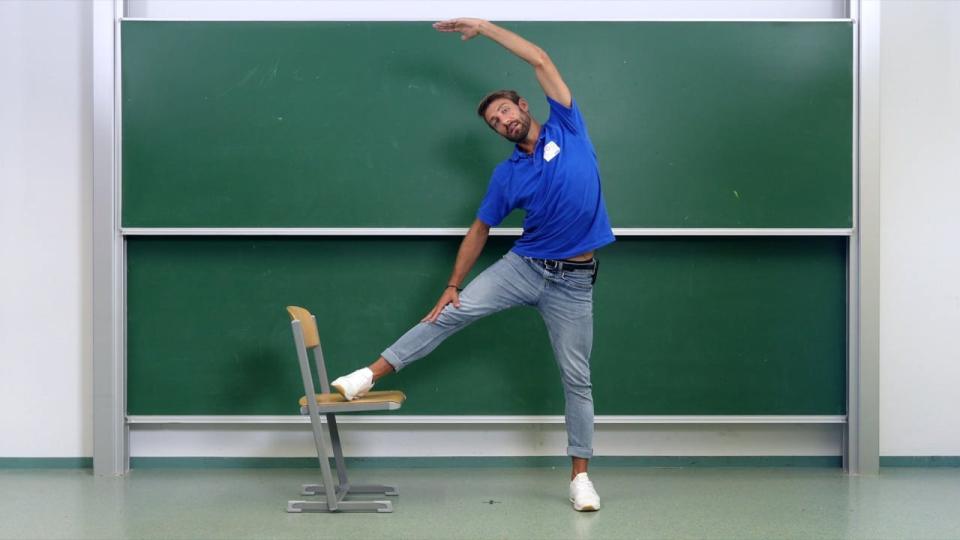 Preview image for the video "Gegen den Sessel".