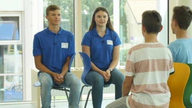 Preview image for the video "Rücken an Rücken".