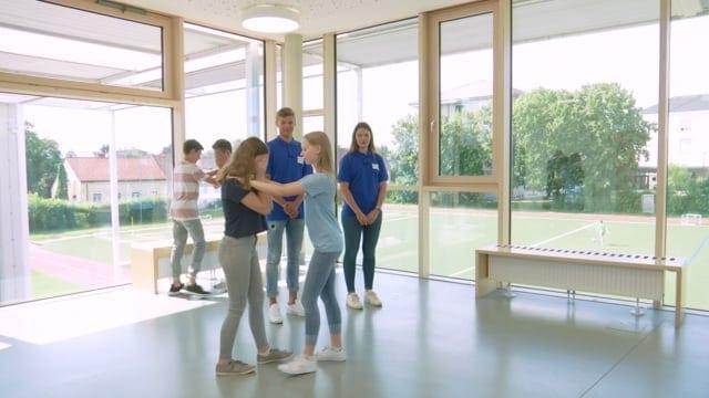 Preview image for the video "Rückwärts mit Vorsicht".