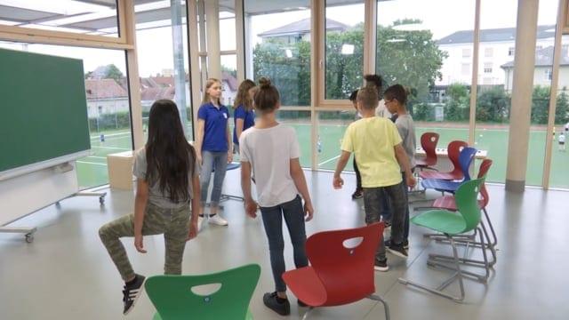 Preview image for the video "Hüftkreise, Handkreise".