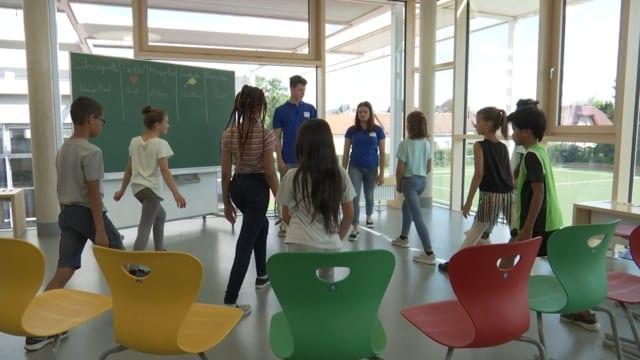 Preview image for the video "Atmen und Dehnen".